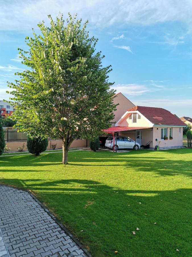 Casuta Cu Tei Villa Орадеа Екстериор снимка