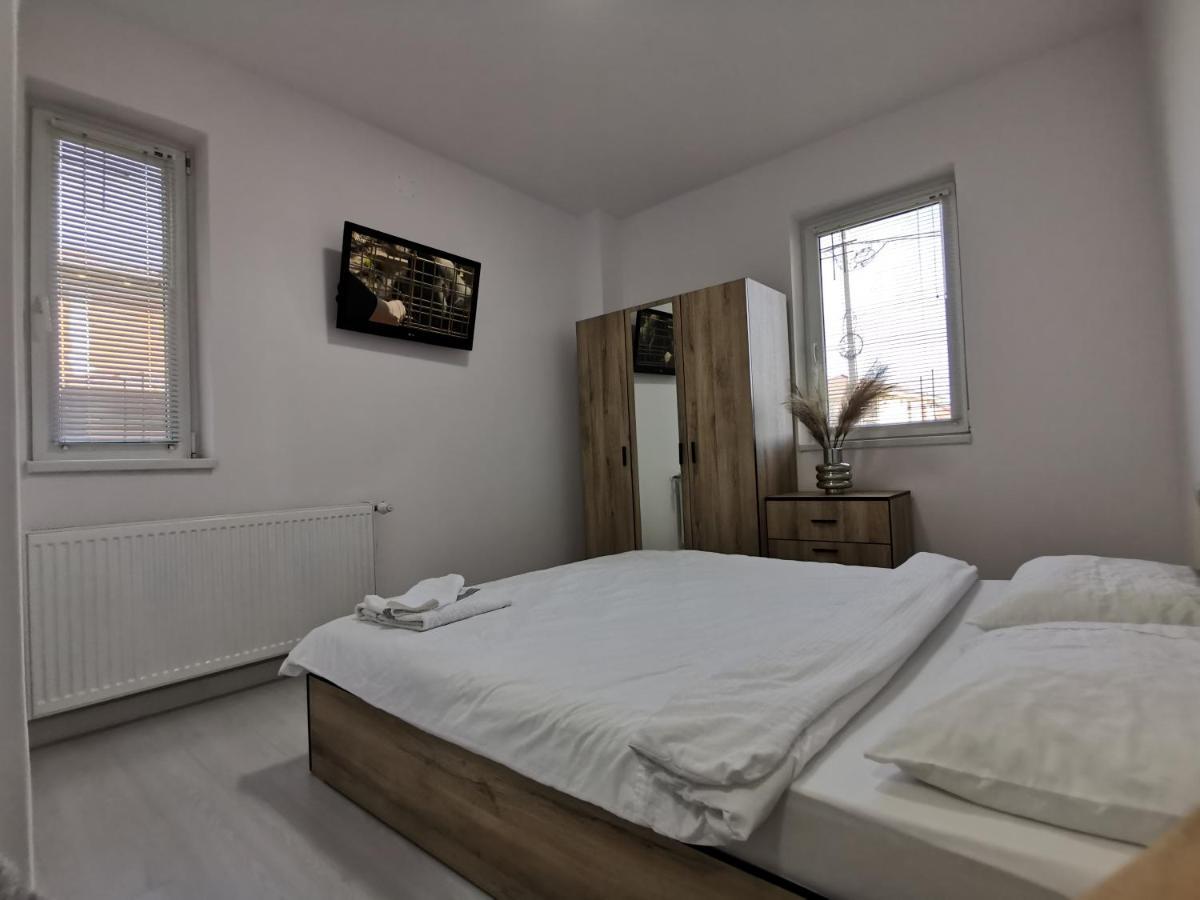 Casuta Cu Tei Villa Орадеа Екстериор снимка