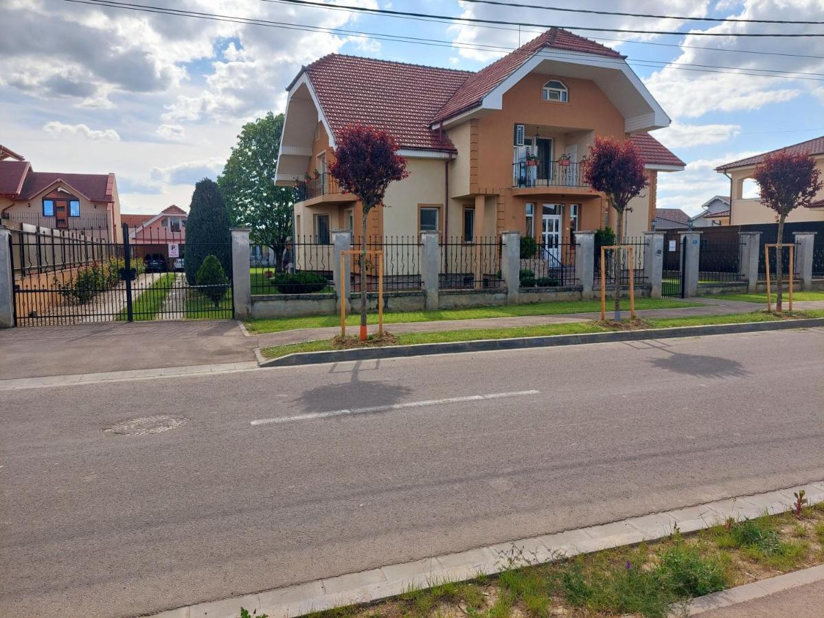 Casuta Cu Tei Villa Орадеа Екстериор снимка