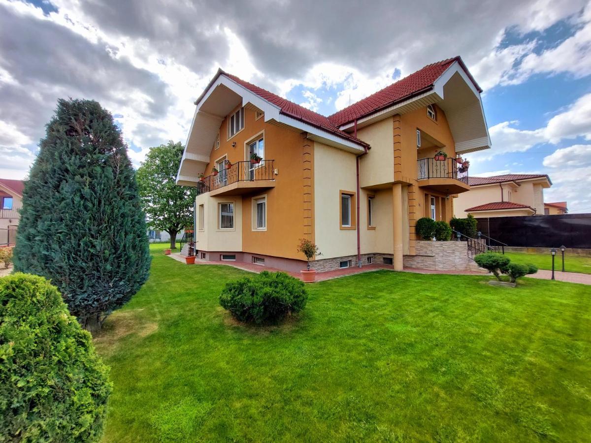 Casuta Cu Tei Villa Орадеа Екстериор снимка